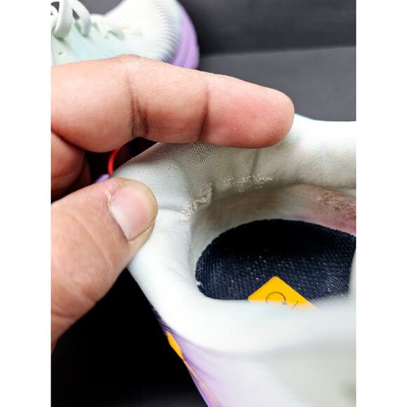 Hoka Women 8 Comfy footwear - Picture 4 of 11